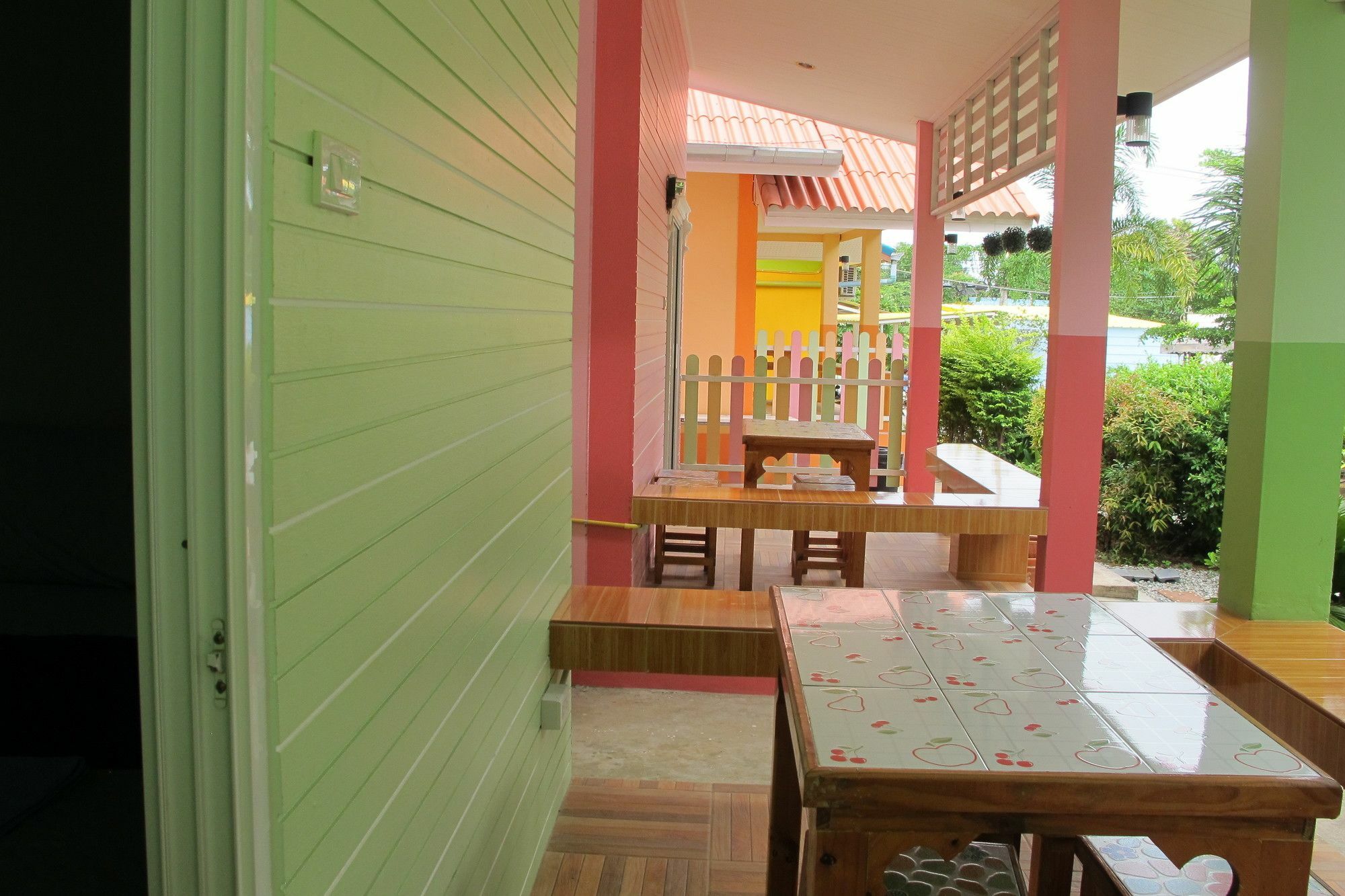 Thippawan Bungalow Ко Си Чанг Екстериор снимка