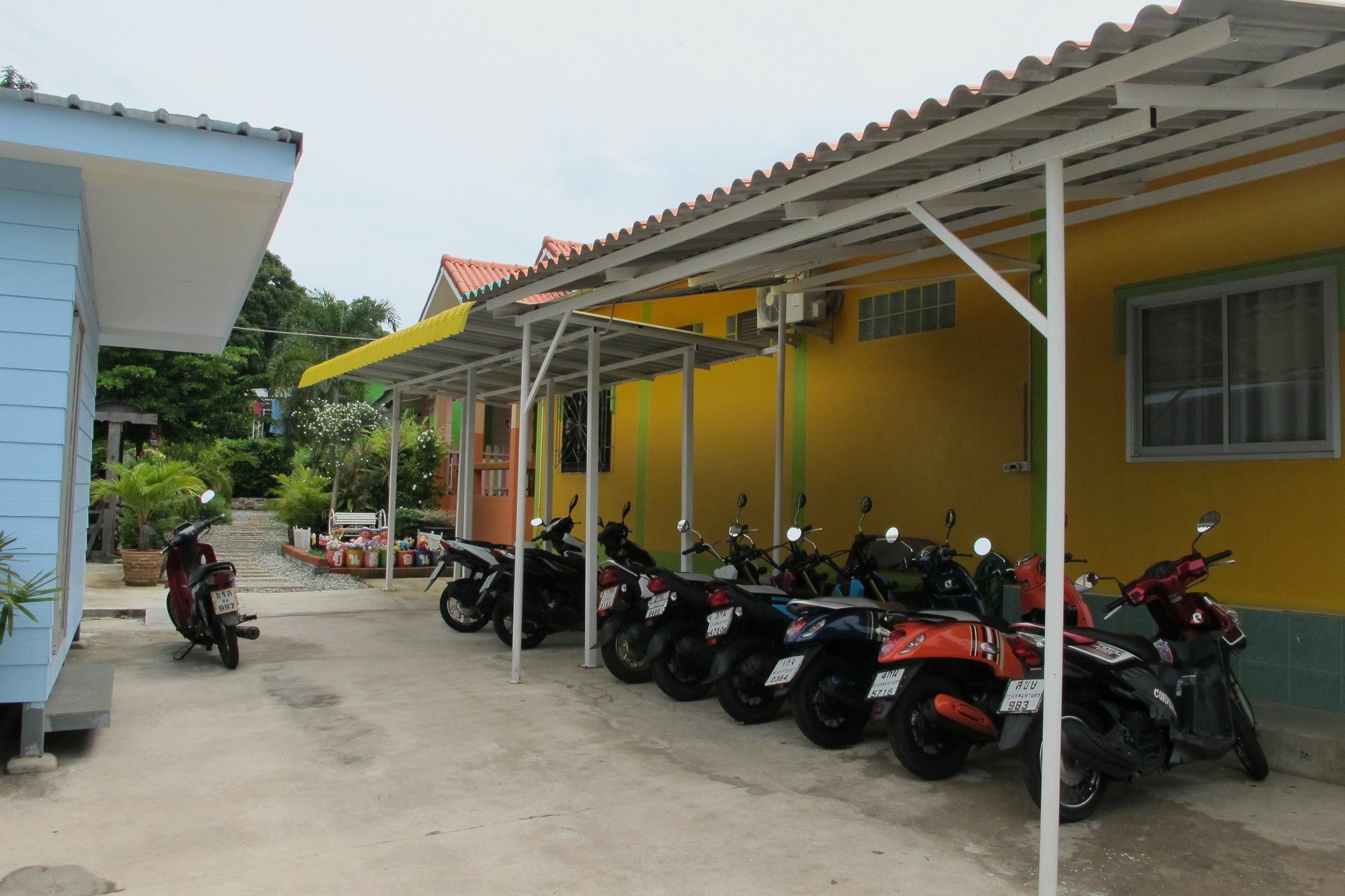 Thippawan Bungalow Ко Си Чанг Екстериор снимка