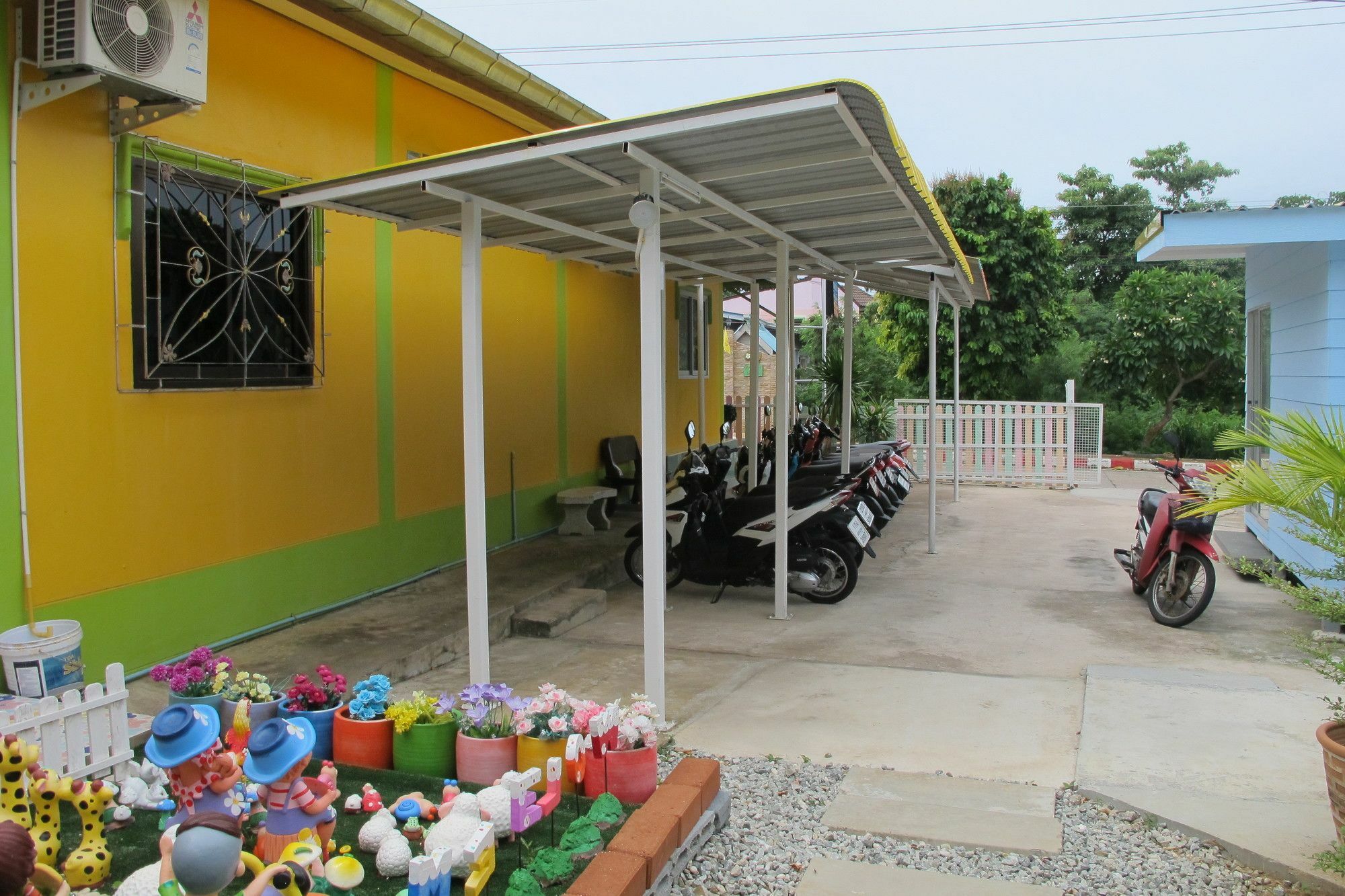 Thippawan Bungalow Ко Си Чанг Екстериор снимка
