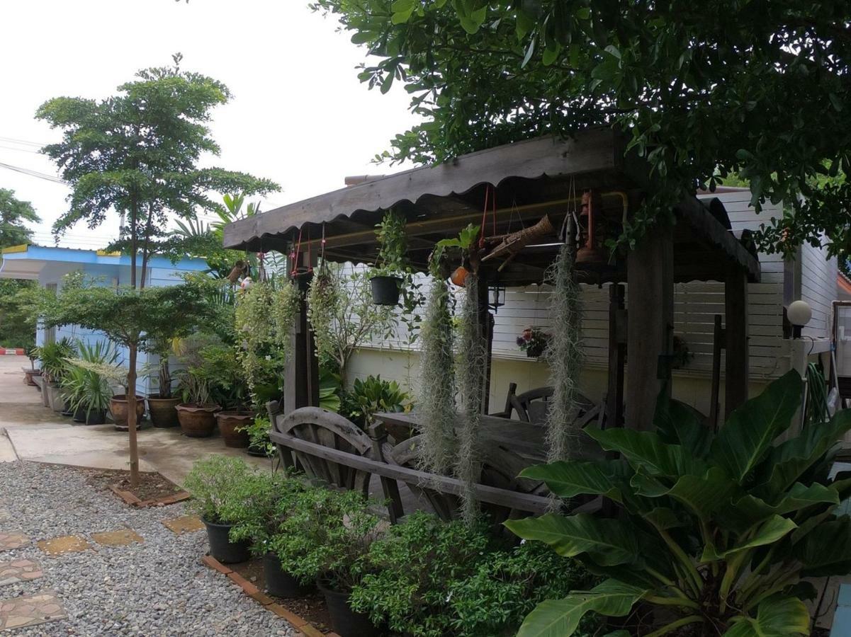 Thippawan Bungalow Ко Си Чанг Екстериор снимка